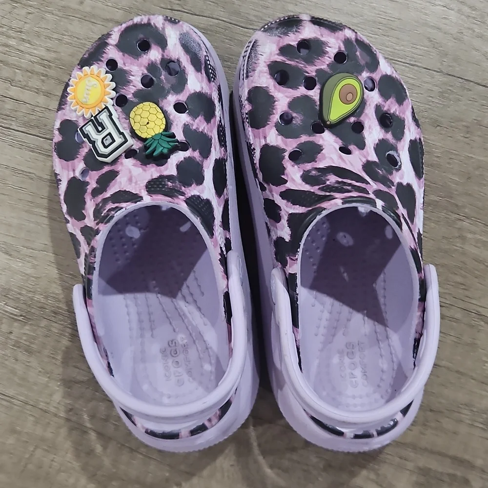 CROCS Kids Platform Clogs in Pink Purple Leopard Print